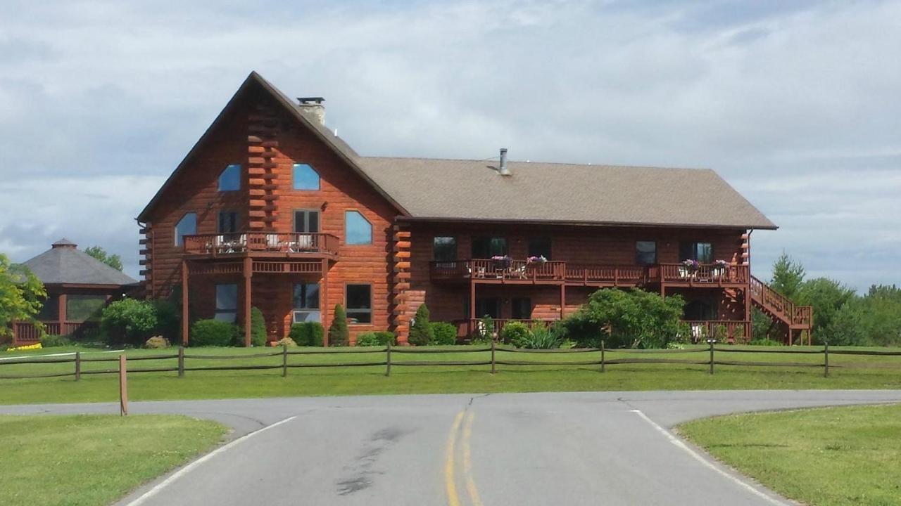 Point Au Roche Lodge بلاتسبورغ المظهر الخارجي الصورة